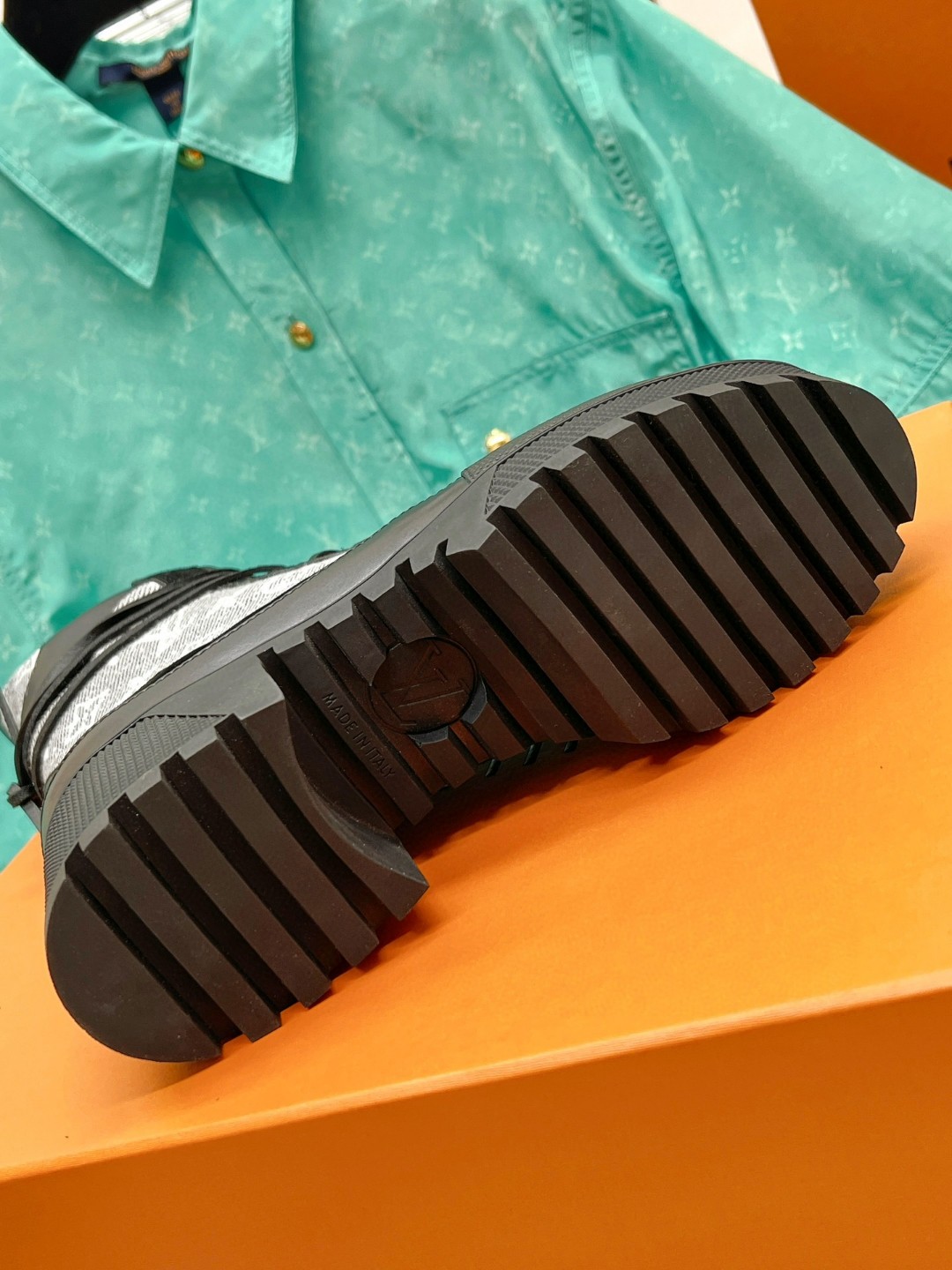 L0vis Vvtt0n Laureate Desert Boots Grey For Women