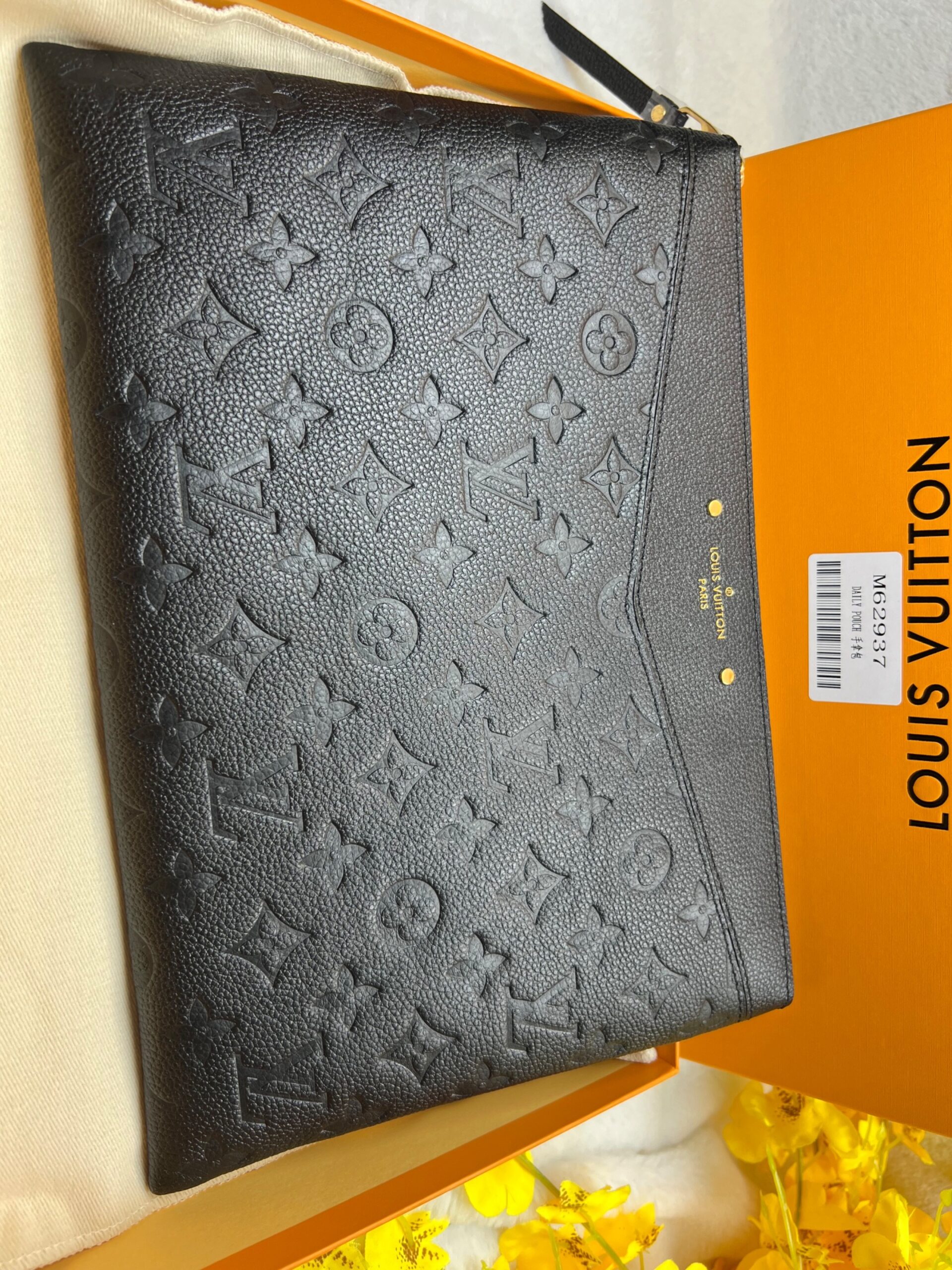 [True-to-ORIGINAL] L0vis Vvtt0n Daily Pouch Wallet Black For Women 11.6in/29.5cm – M62937