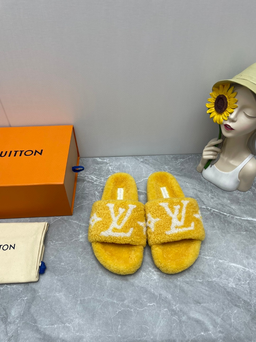 L0vis Vvtt0n Paseo Flat Comfort Mule Yellow For Women