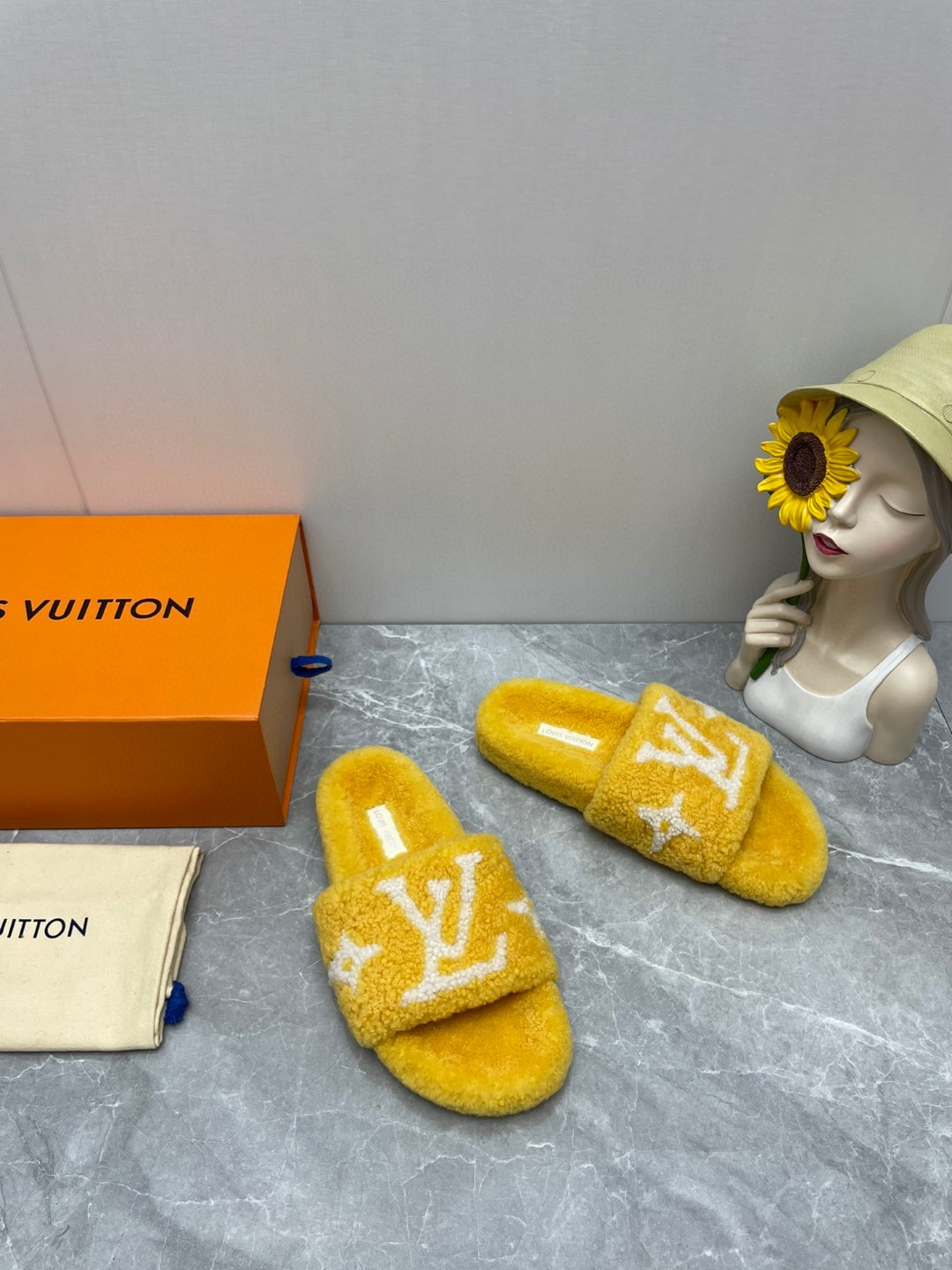L0vis Vvtt0n Paseo Flat Comfort Mule Yellow For Women