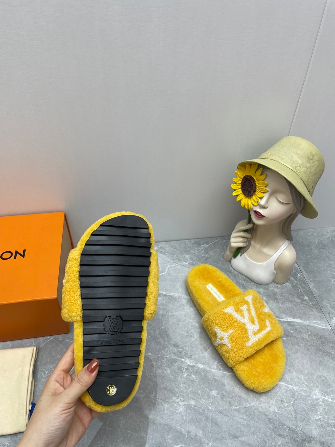 L0vis Vvtt0n Paseo Flat Comfort Mule Yellow For Women