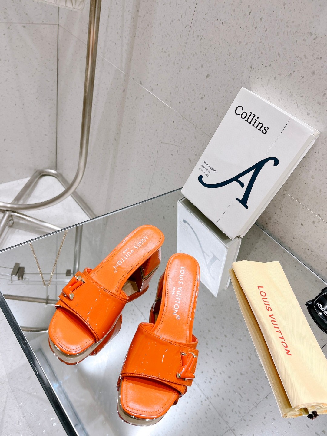 L0vis Vvtt0n Shake Mule Orange For Women