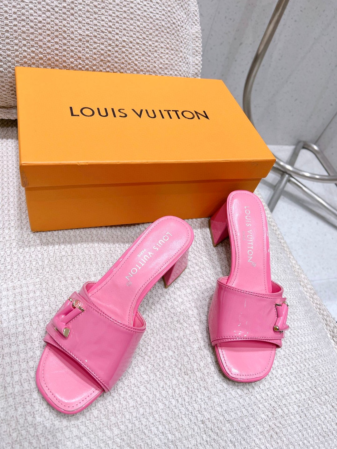 L0vis Vvtt0n Shake Mule Pink For Women