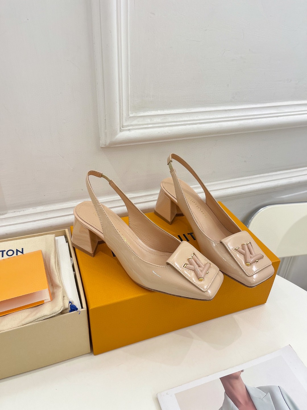 L0vis Vvtt0n Shake Slingback Pump Beige For Women