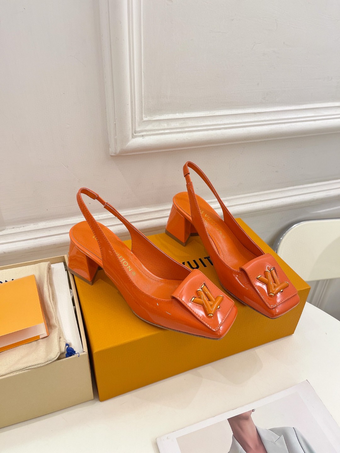 L0vis Vvtt0n Shake Slingback Pump Orange For Women