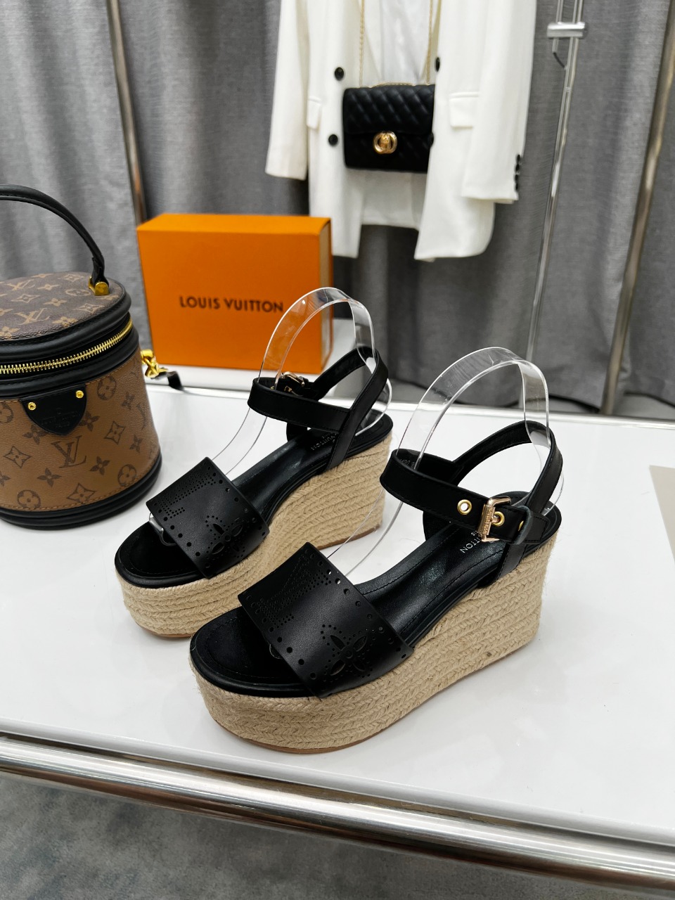 L0vis Vvtt0n Women’s Starboard Wedge Sandal Black For Women LV