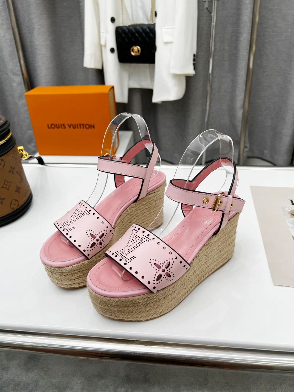 L0vis Vvtt0n Women’s Starboard Wedge Sandal Pink For Women LV