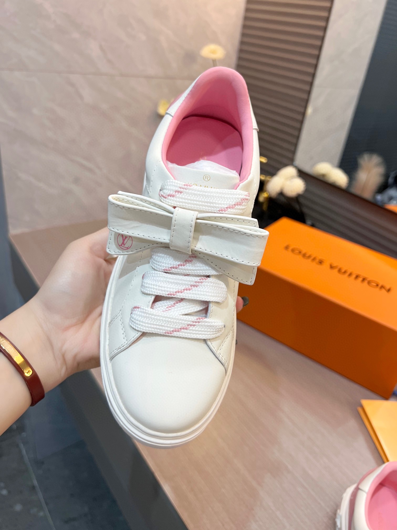 L0vis Vvtt0n Women’s Time Out Sneaker Pink For Women LV