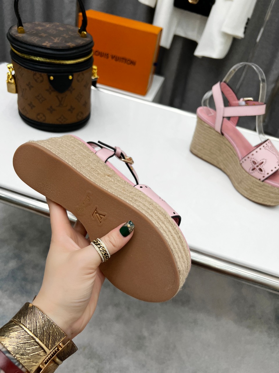 L0vis Vvtt0n Women’s Starboard Wedge Sandal Pink For Women LV