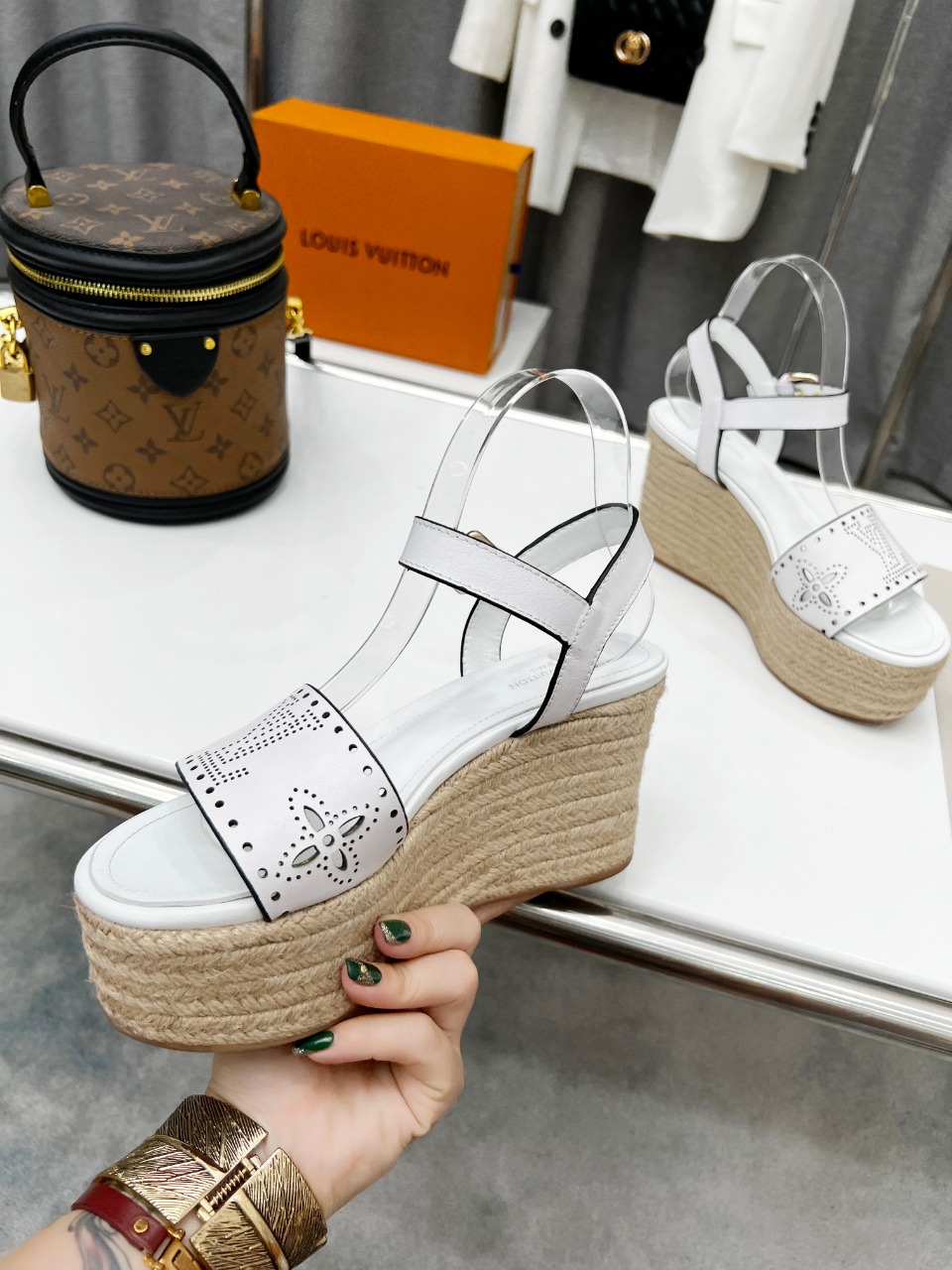 L0vis Vvtt0n Women’s Starboard Wedge Sandal White For Women LV 1A9PKT