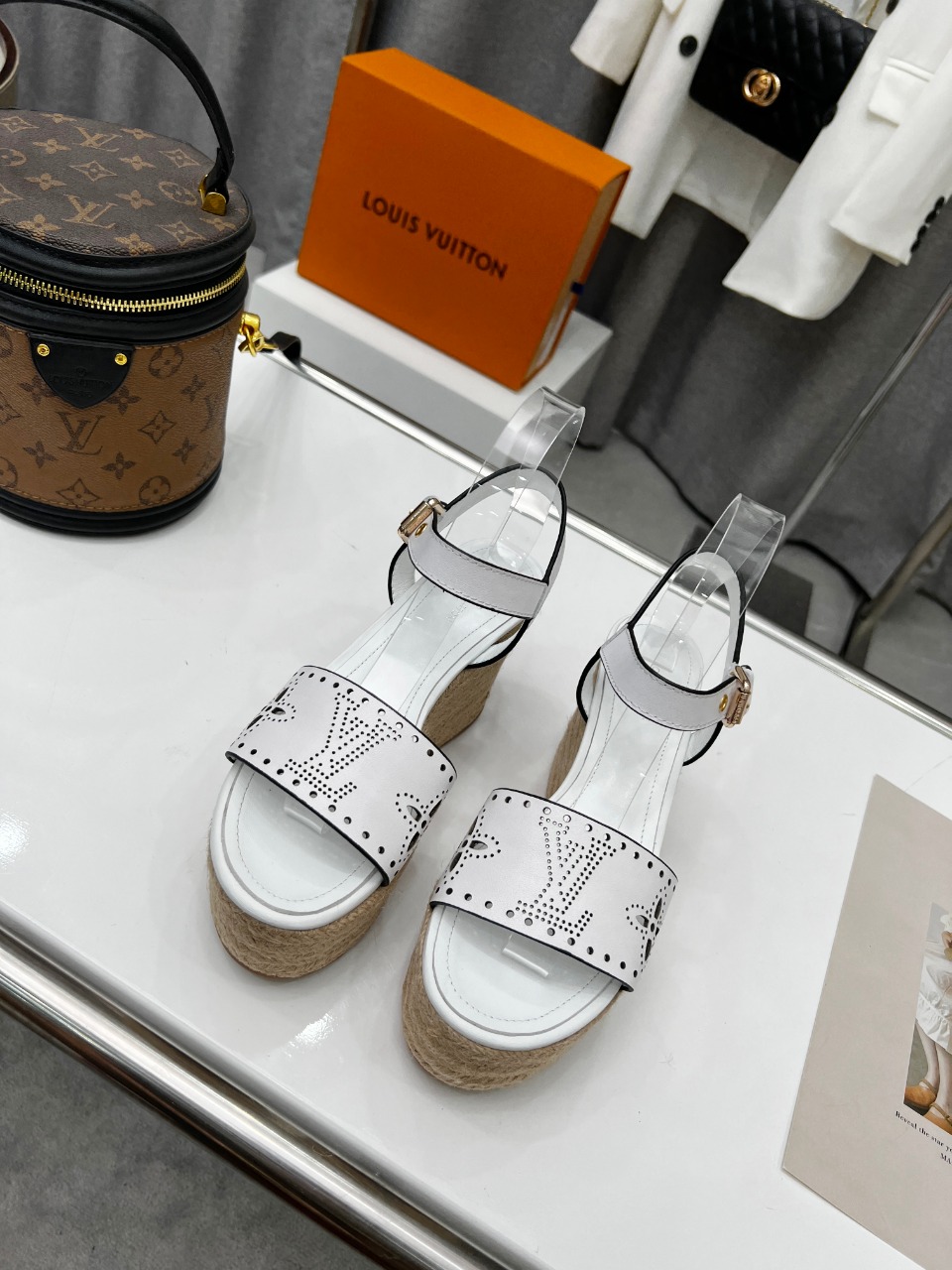 L0vis Vvtt0n Women’s Starboard Wedge Sandal White For Women LV 1A9PKT