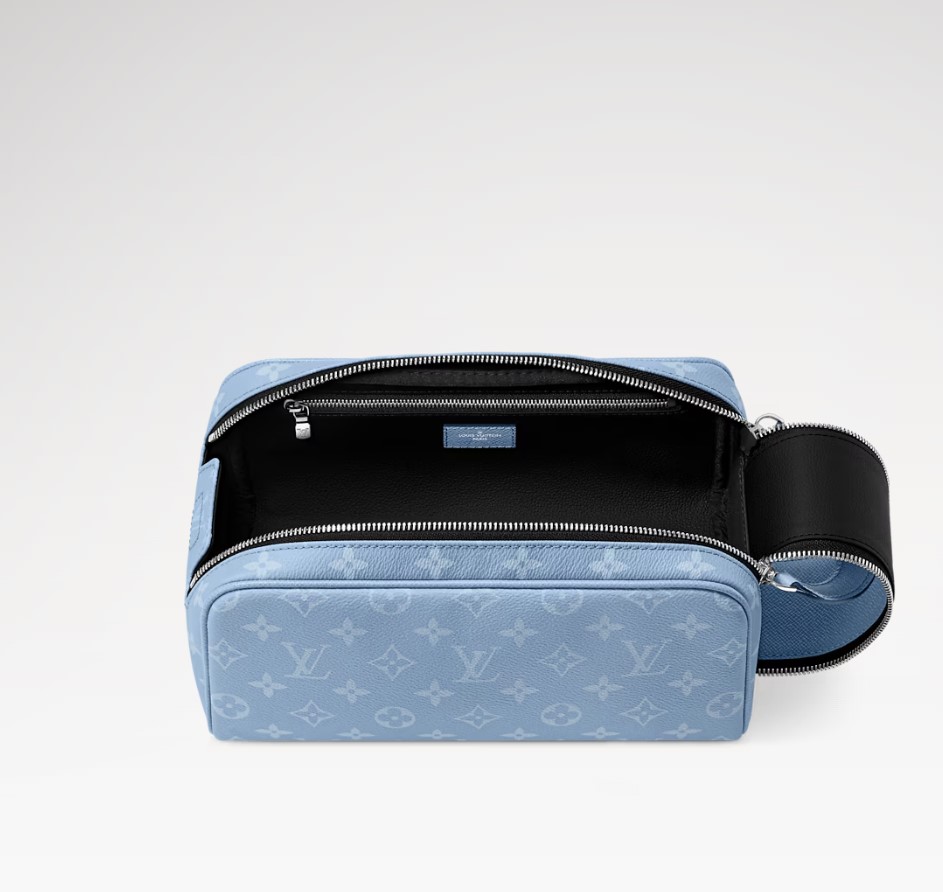 L0vis Vvtt0n Dopp Kit Sky Blue 11in/28cm M14125