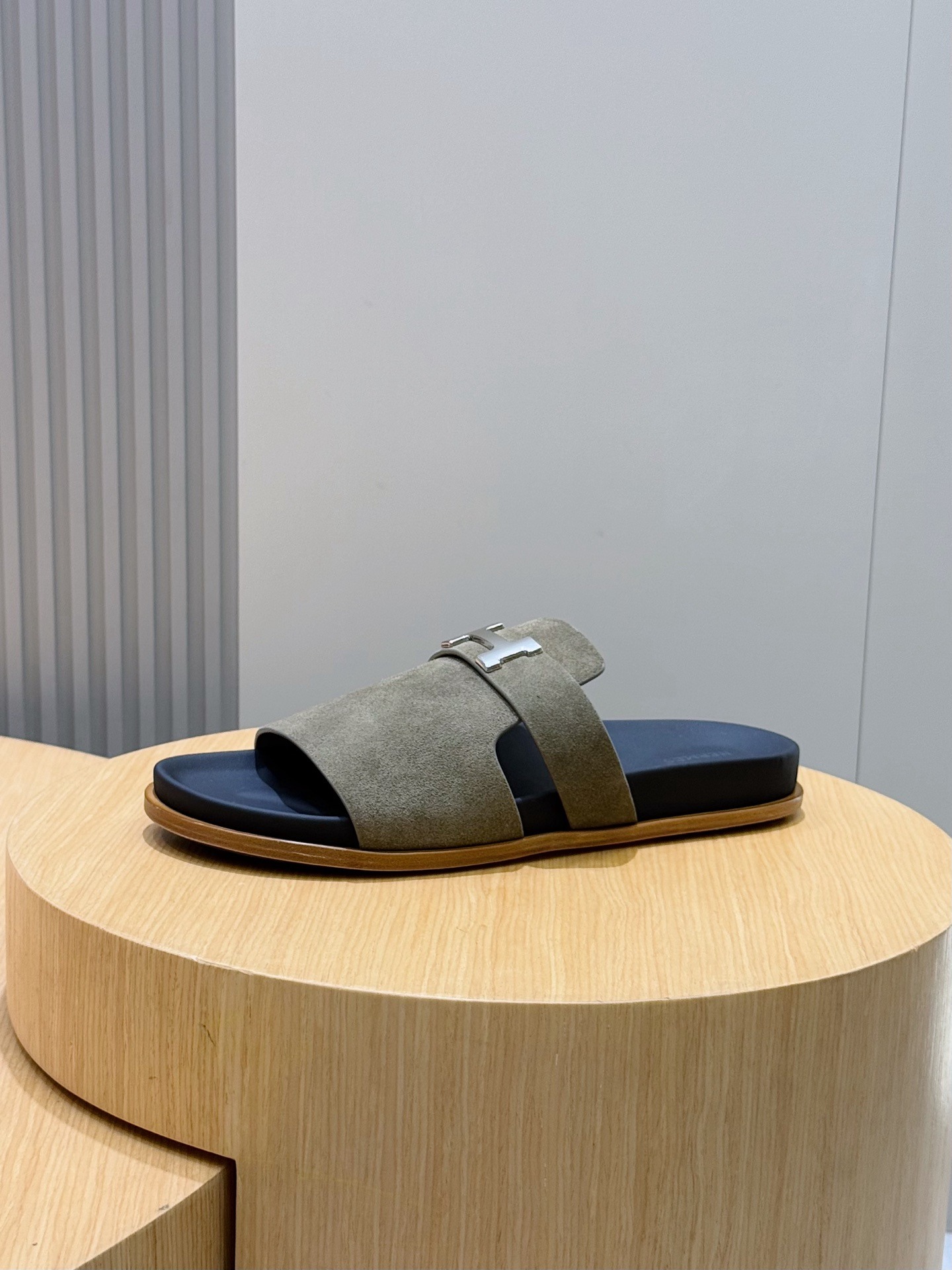 H**me5 Jaures Sandal Etoupe For Men – H242944ZHX3400