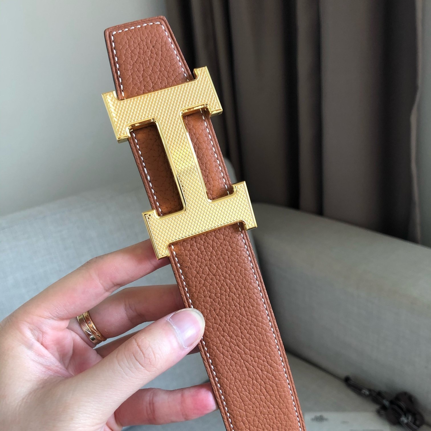 H**me5 H Guillochee Belt 32mm Buckle And Reversible Leather Strap Noir/Gold H064540CC06