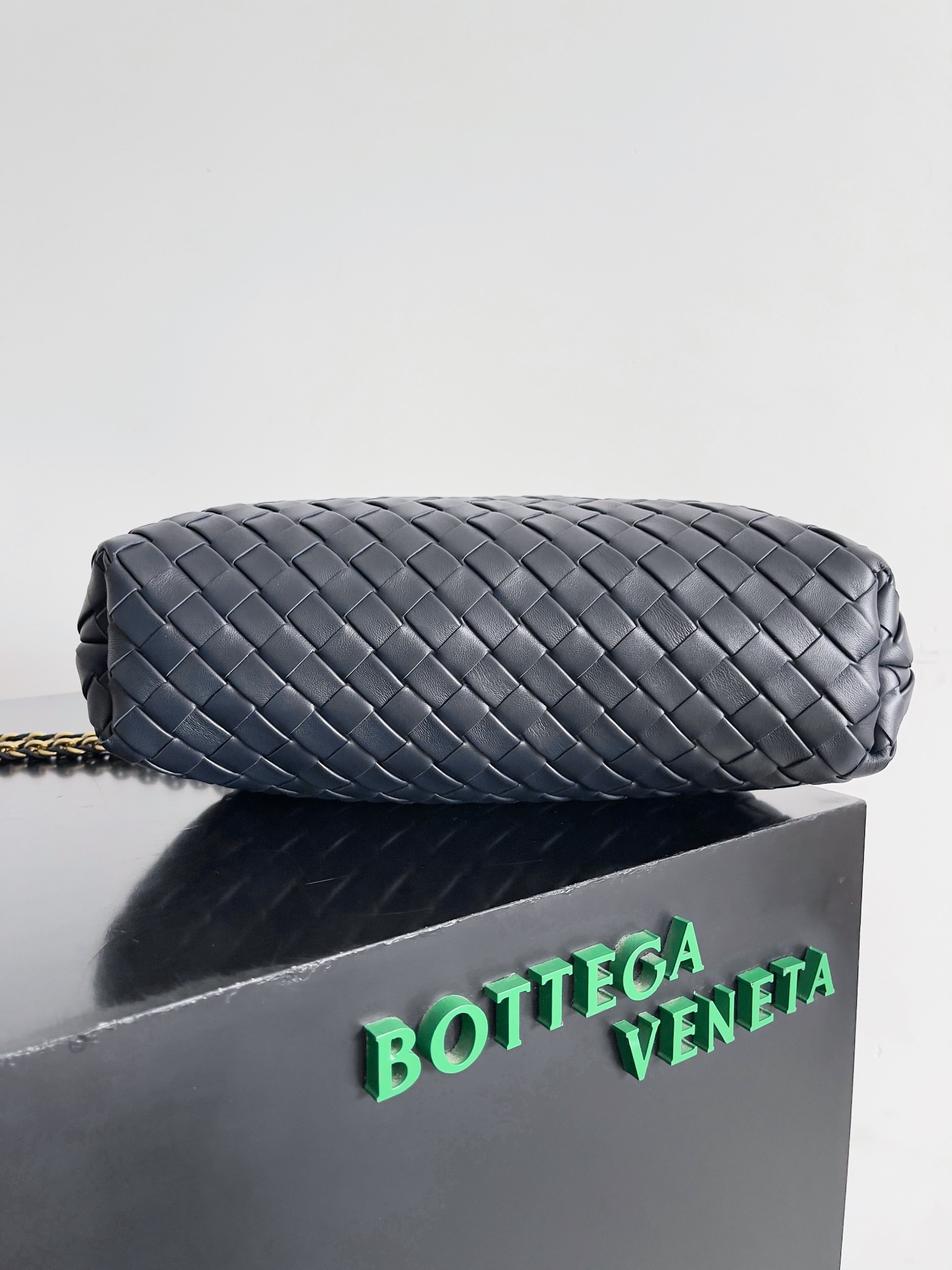 [True-to-ORIGINAL] B0tt*ga Ven*ta Small Lauren 1980 Black For Women 27cm/10.6in