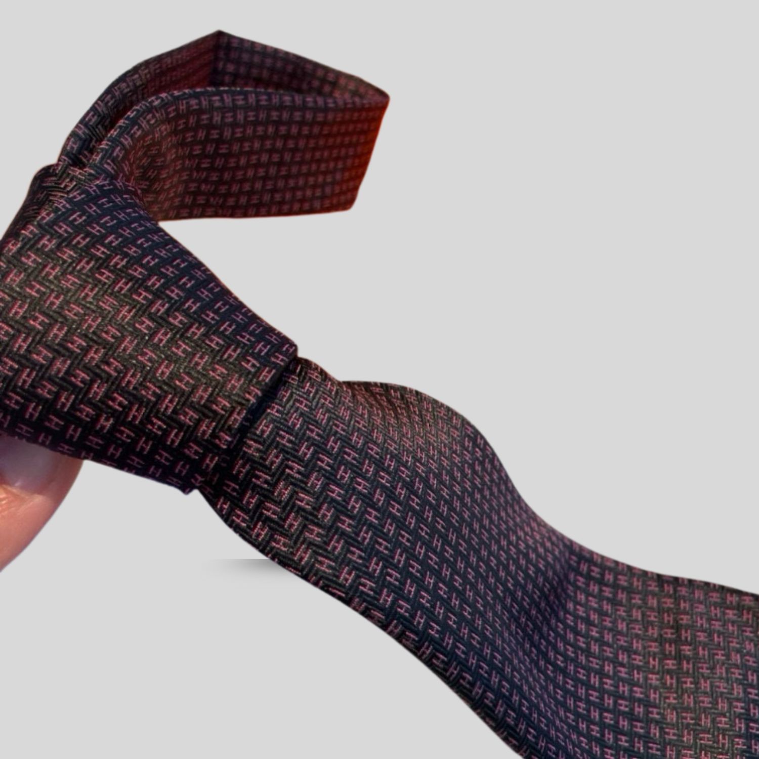 H**me5 Elegent Burgundy Silk Tie For Men