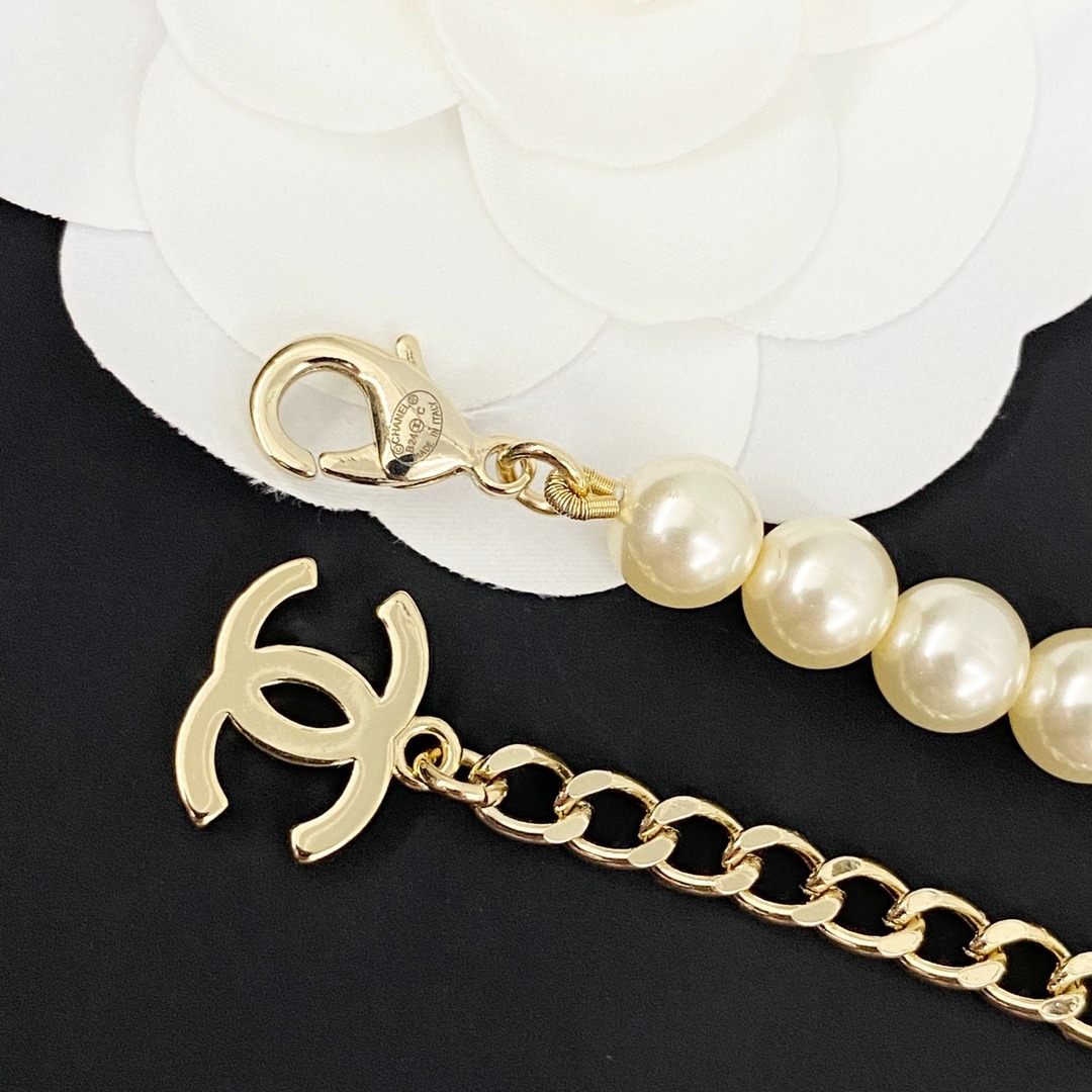 Ch**el Pearl Waist With Heart Chain And Logo Pendant For Women