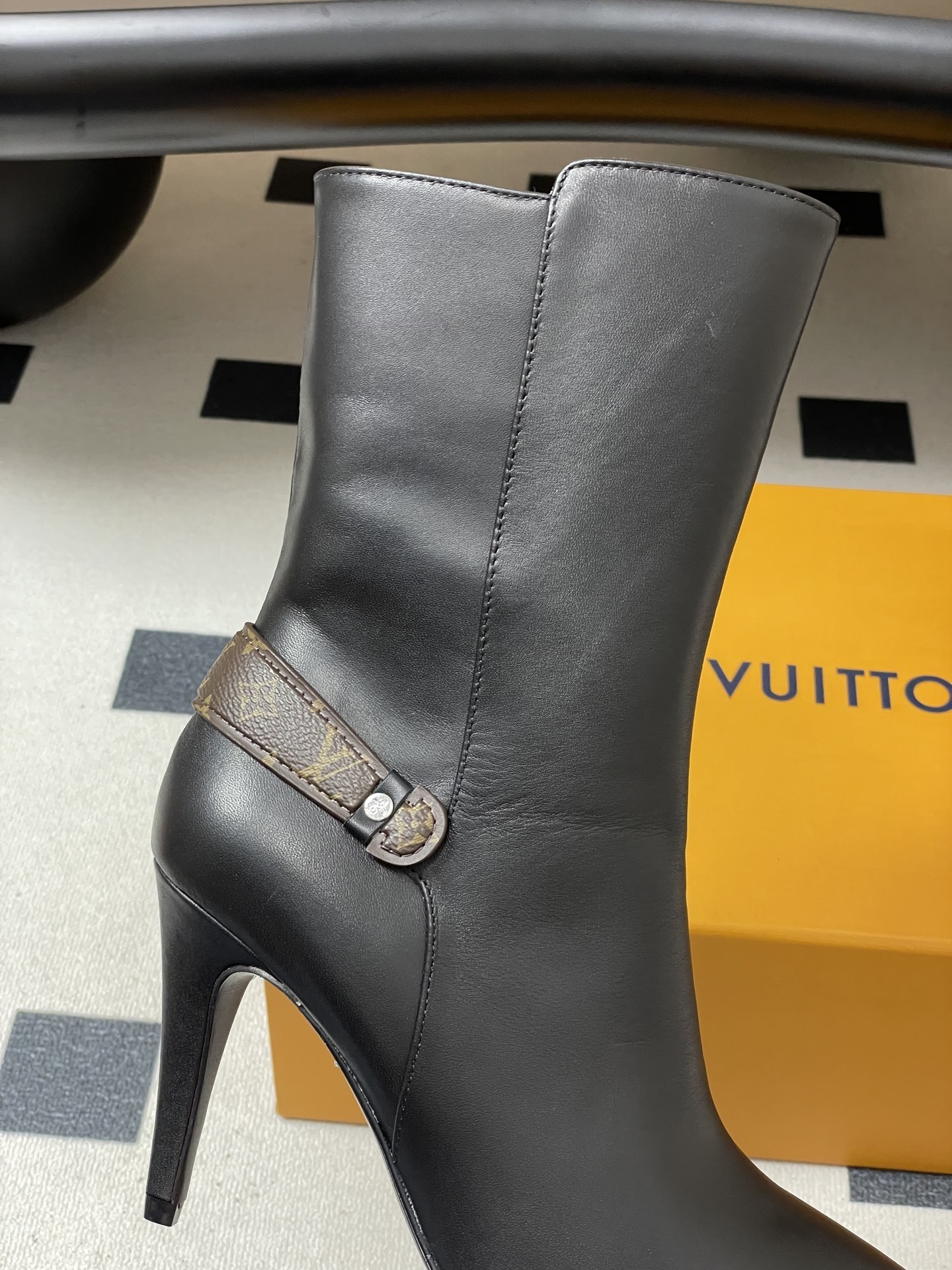 L0vis Vvtt0n Legacy Ankle Boots Black For Women 1AIEUG