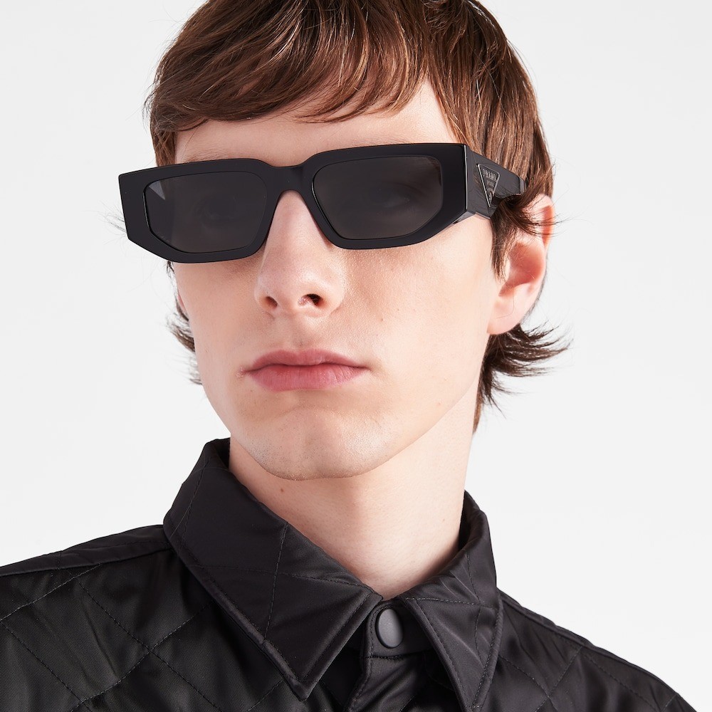 Pra*a Sunglasses With Triangle Logo Black SPR09Z_E1AB_F05S0_C_A055