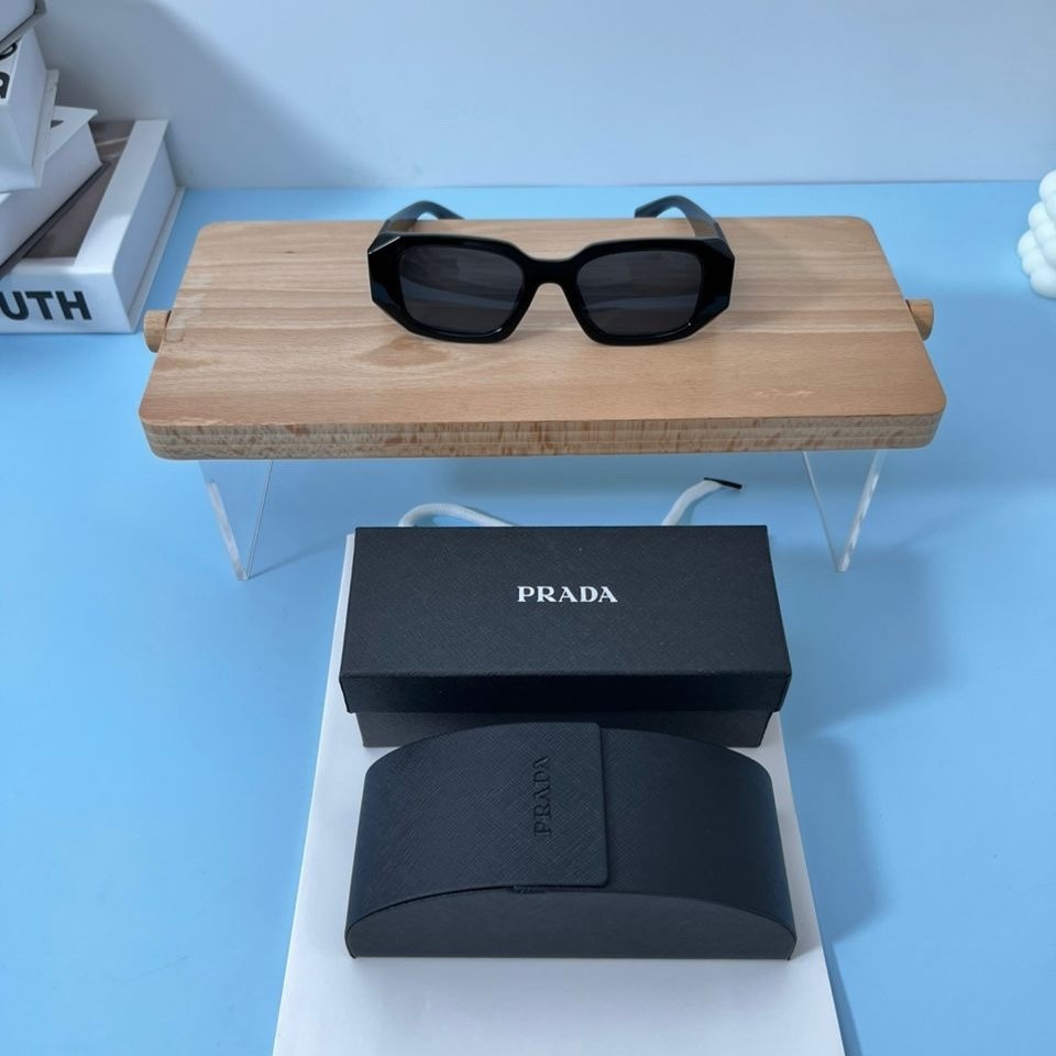 Pra*a Symbole Sunglasses Black