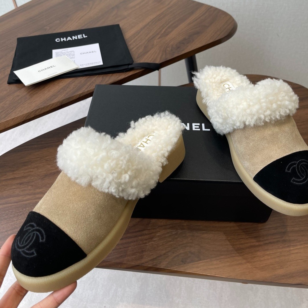 Ch**el Shearling Two-Tone Mules Beige/Black For Women
