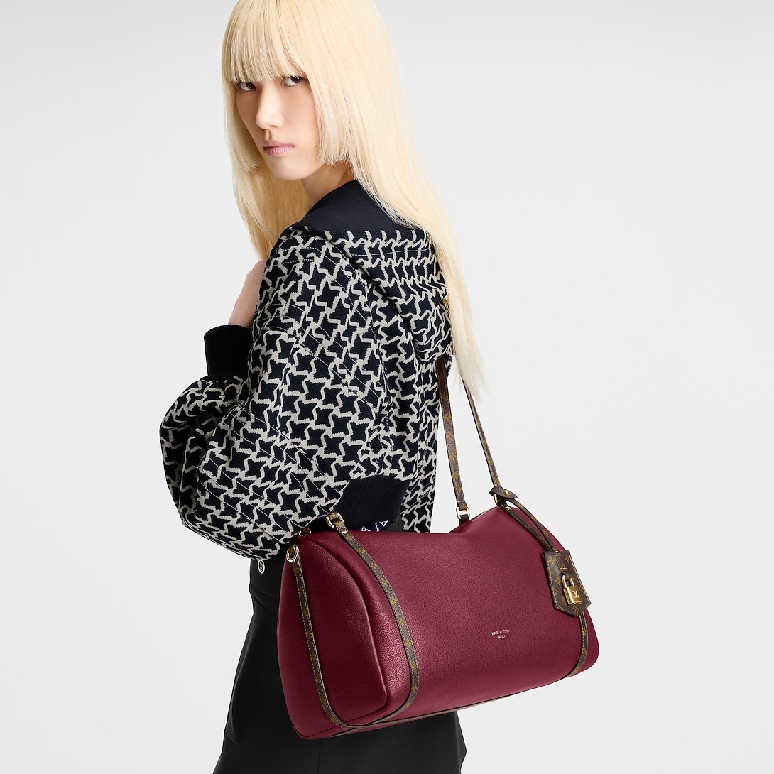L0vis Vvtt0n Express MM Carmin Red For Women 14.2in/36cm M27689
