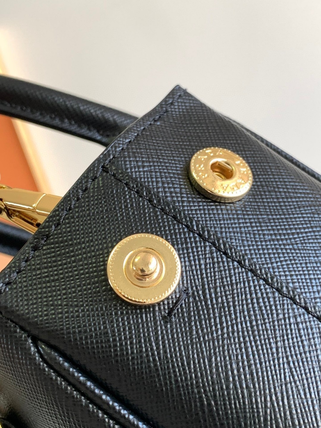 [True-to-ORIGINAL] Pra*a Galleria Saffiano Mini Bag Black For Women 7.8in/20cm 1BA906_NZV_F0002_V_EOM