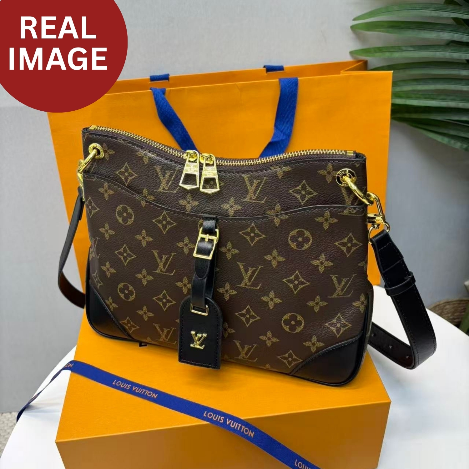 L0vis Vvtt0n Odeon PM Monogram Canvas Black For Women 10.2in/26cm M45353