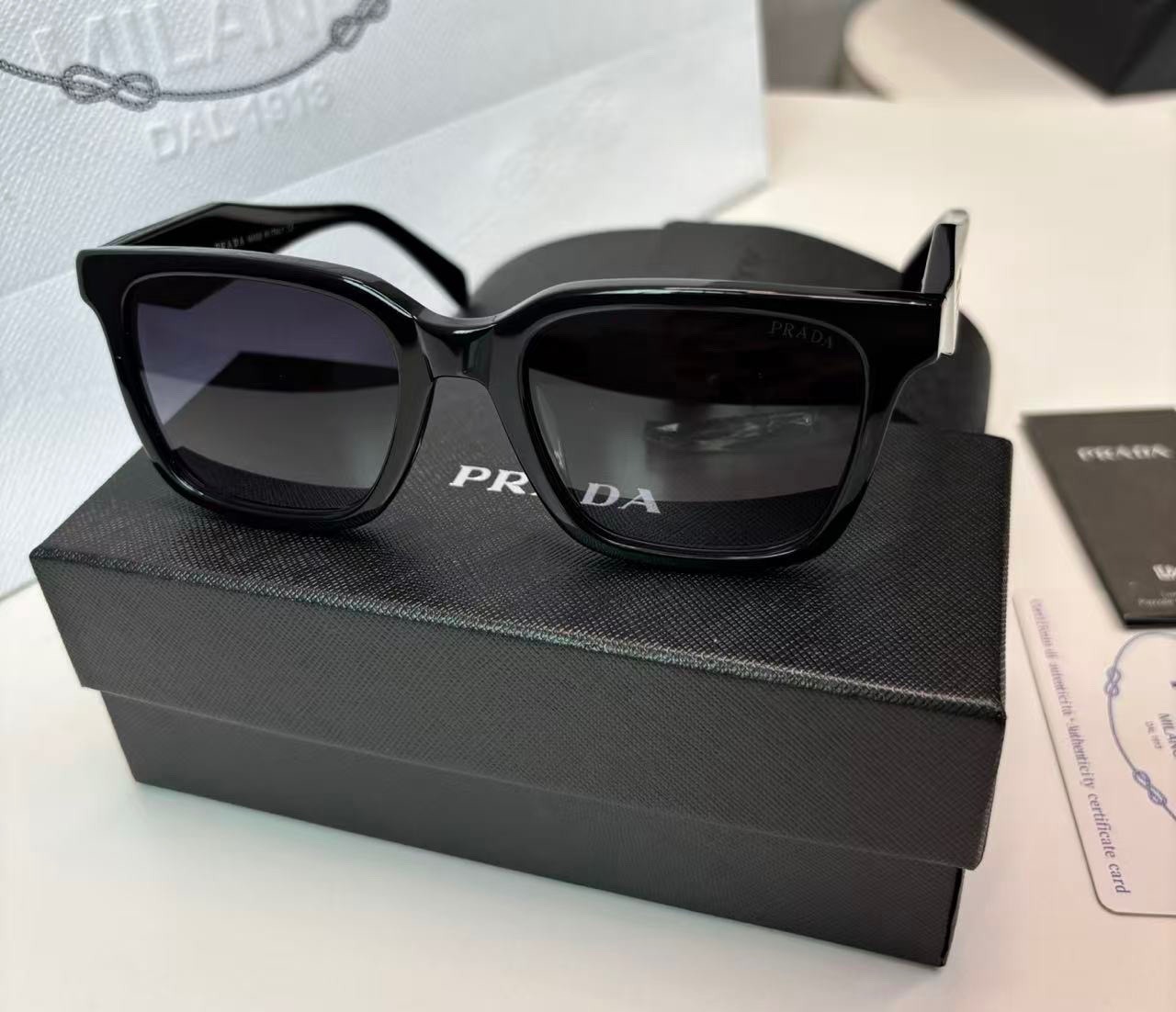 Pra*a Sunglasses Squares Gradient Black For Women