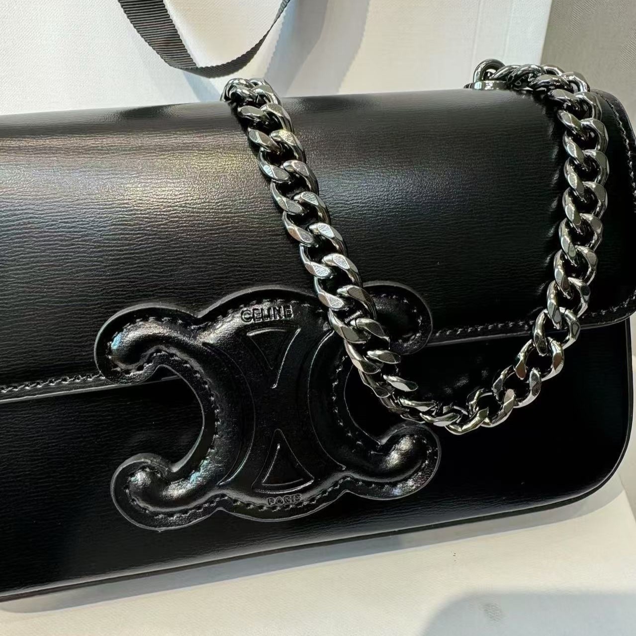 Ce1i*e Chain Shoulder Bag Triomphe Black For Women 8in/20.5cm 197993EQJ.38NN