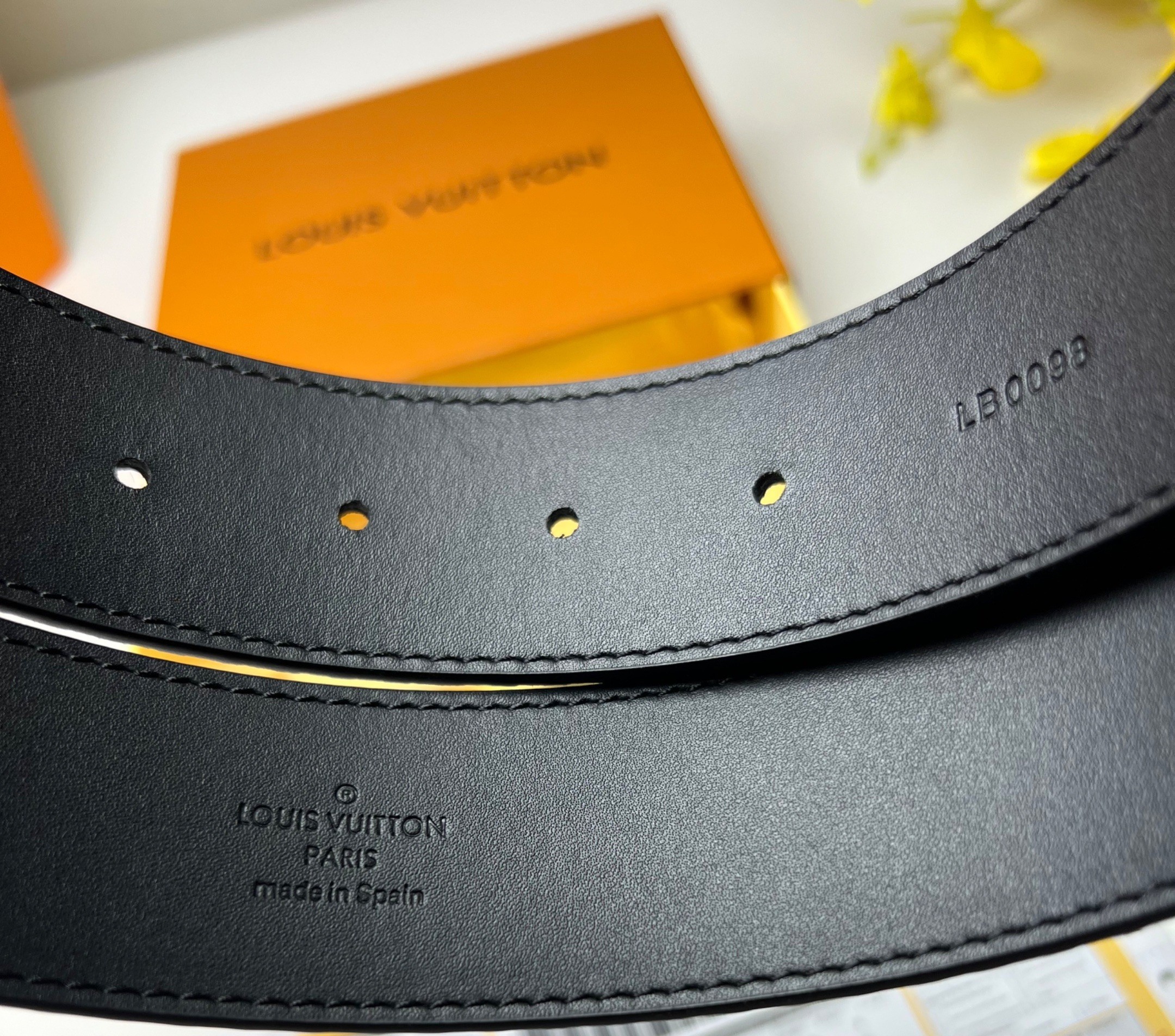 L0vis Vvtt0n Initiales Reversible LV Belt with Gold Toned Hardware