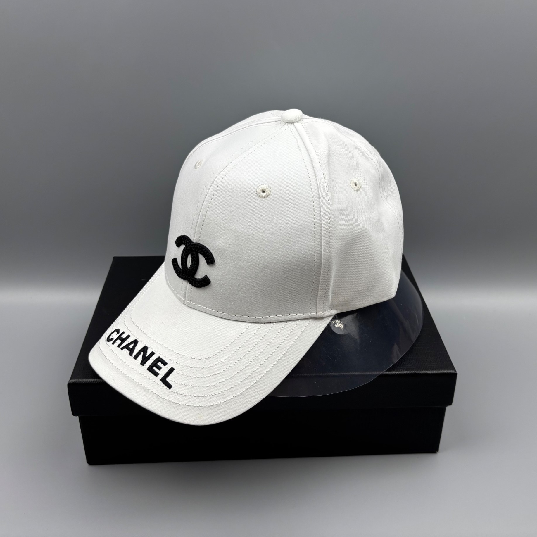 Ch**el Cap White