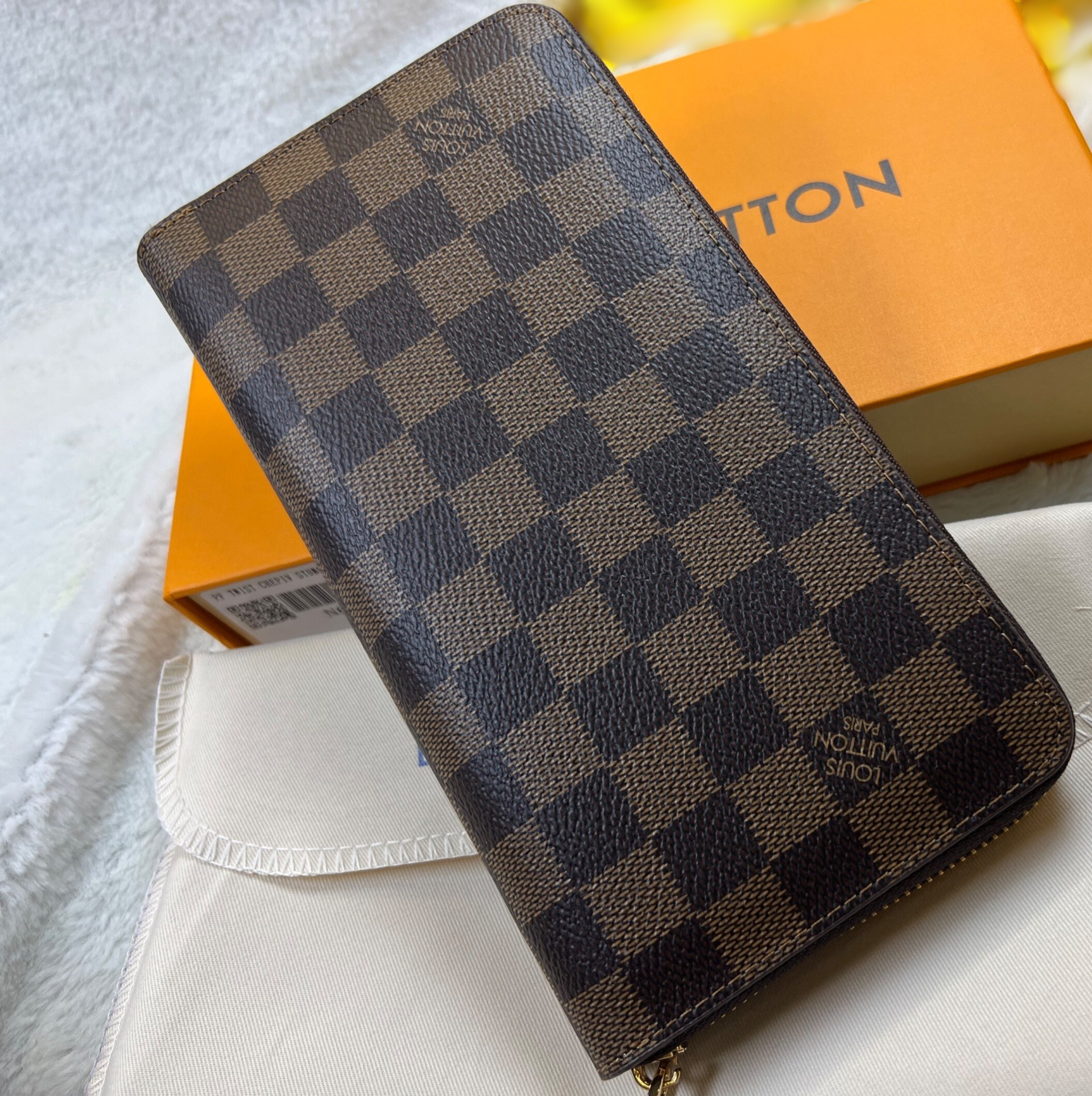 L0vis Vvtt0n Zippy Wallet Canvas Brown For Women, Women’s Wallet 7.6in/19.5cm LV N60046