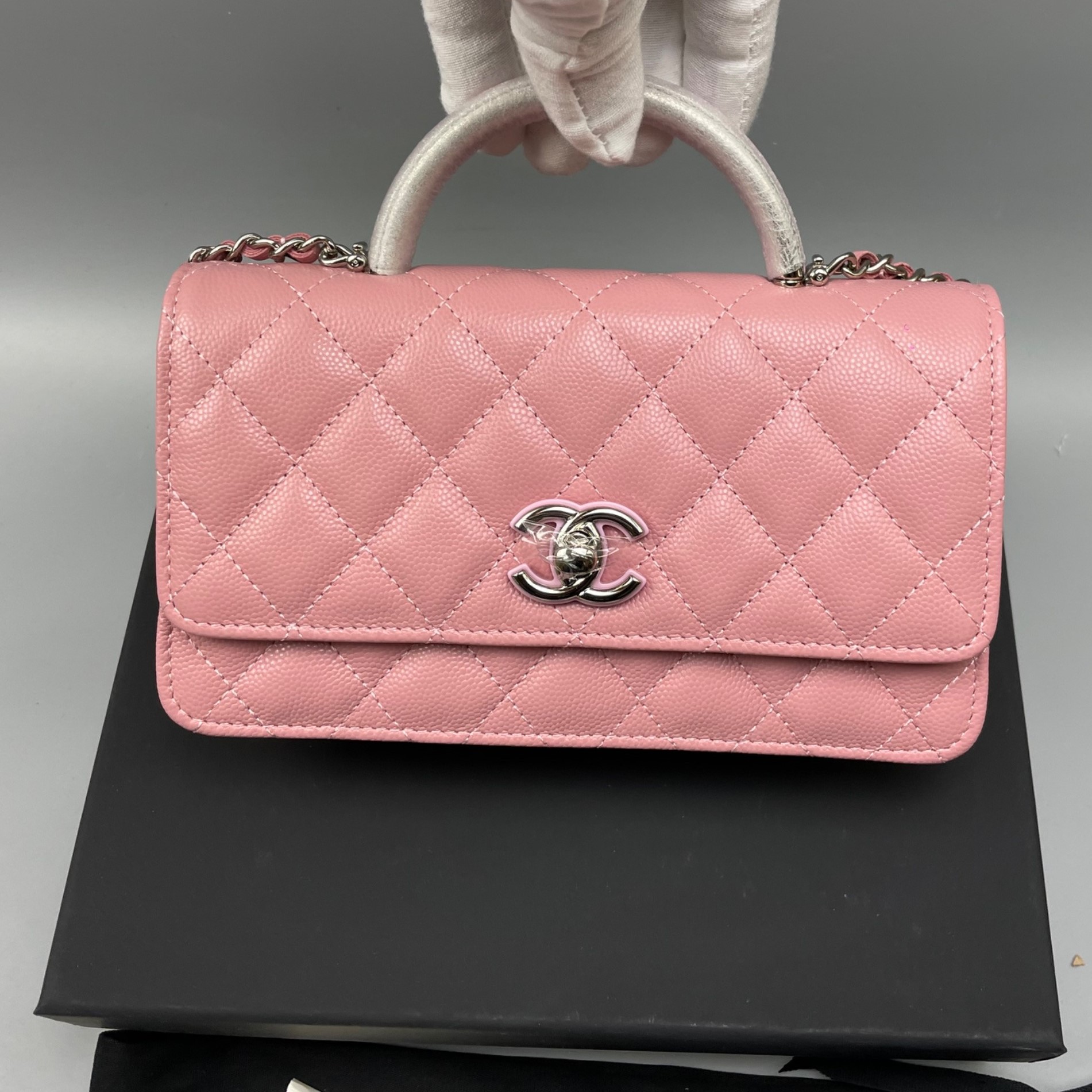 [True-to-ORIGINAL] Ch**el Clutch With Chain Pink 7.3in/18.5cm For Women