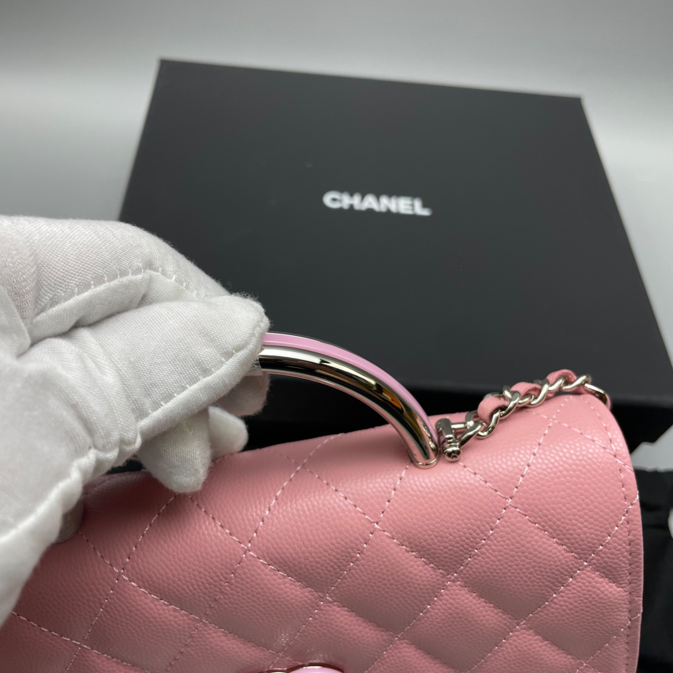 [True-to-ORIGINAL] Ch**el Clutch With Chain Pink 7.3in/18.5cm For Women
