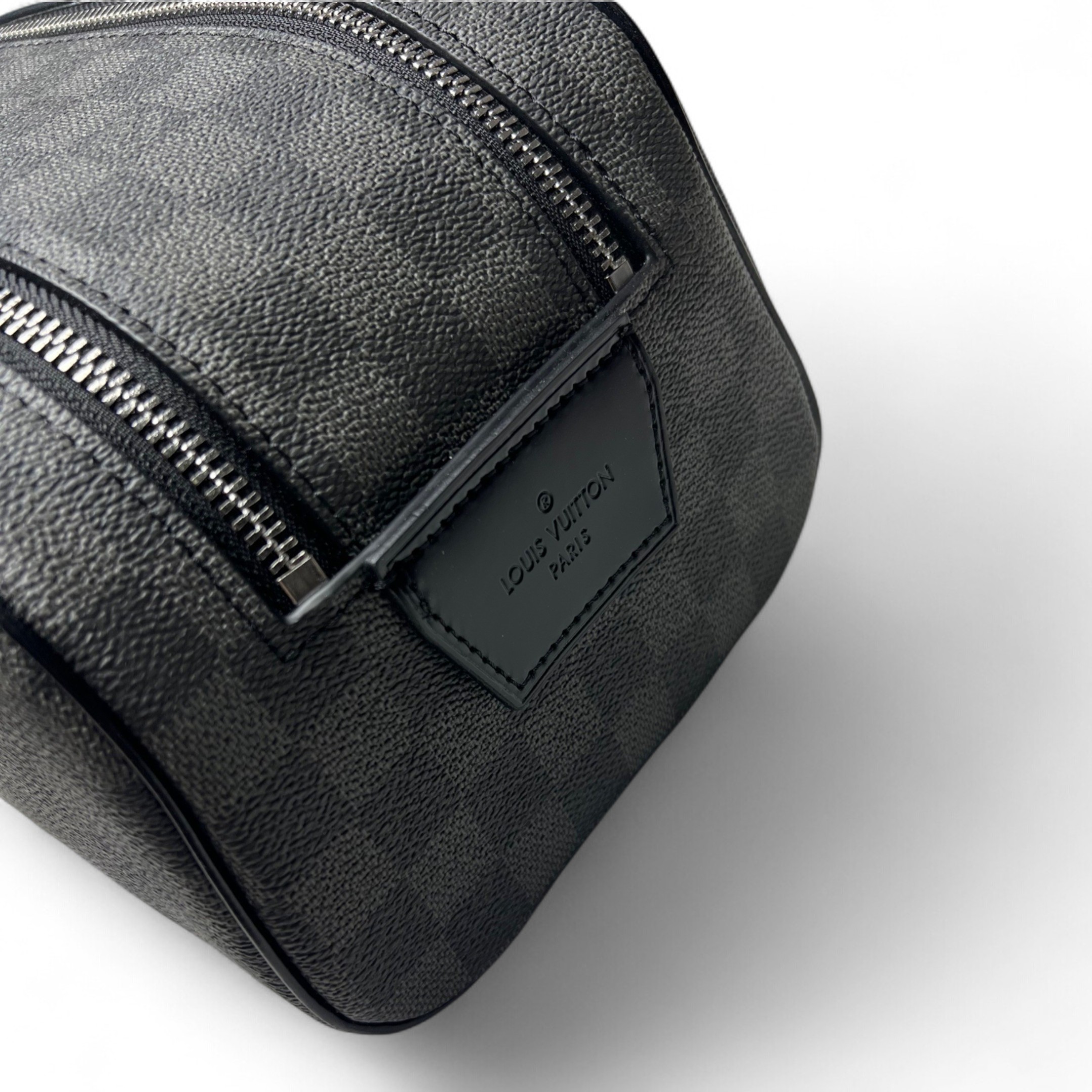 L0vis Vvtt0n King Size Toiletry Damier Graphite Canvas 11in/28cm LV N40127