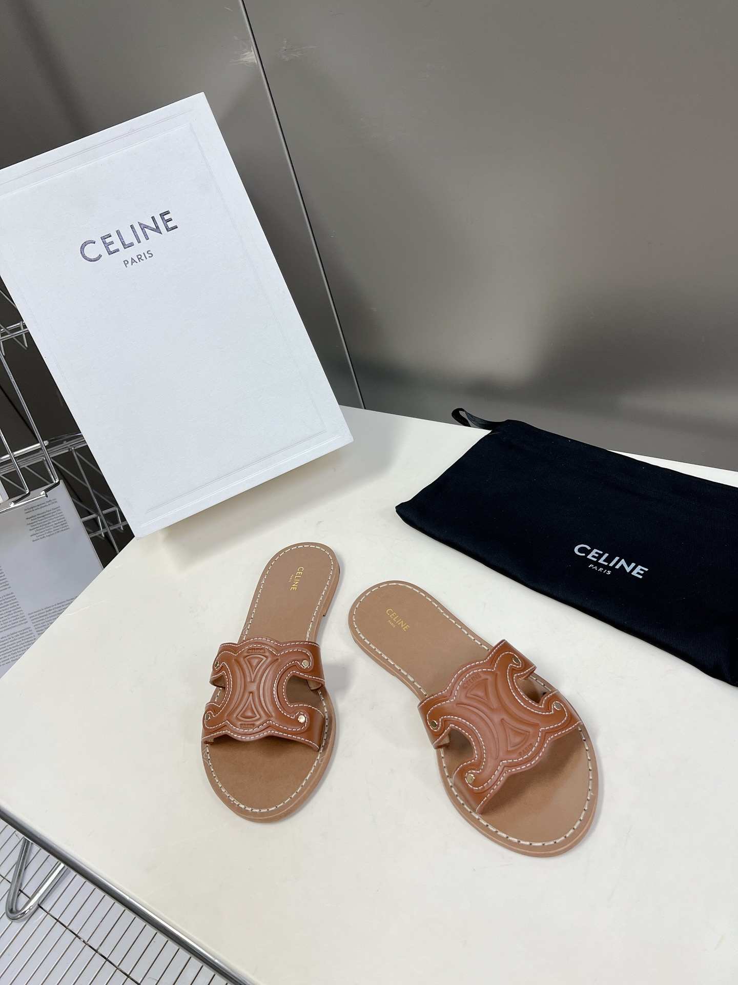 Ce1i*e Triomphe Mule Brown For Women 352413767C.04LU