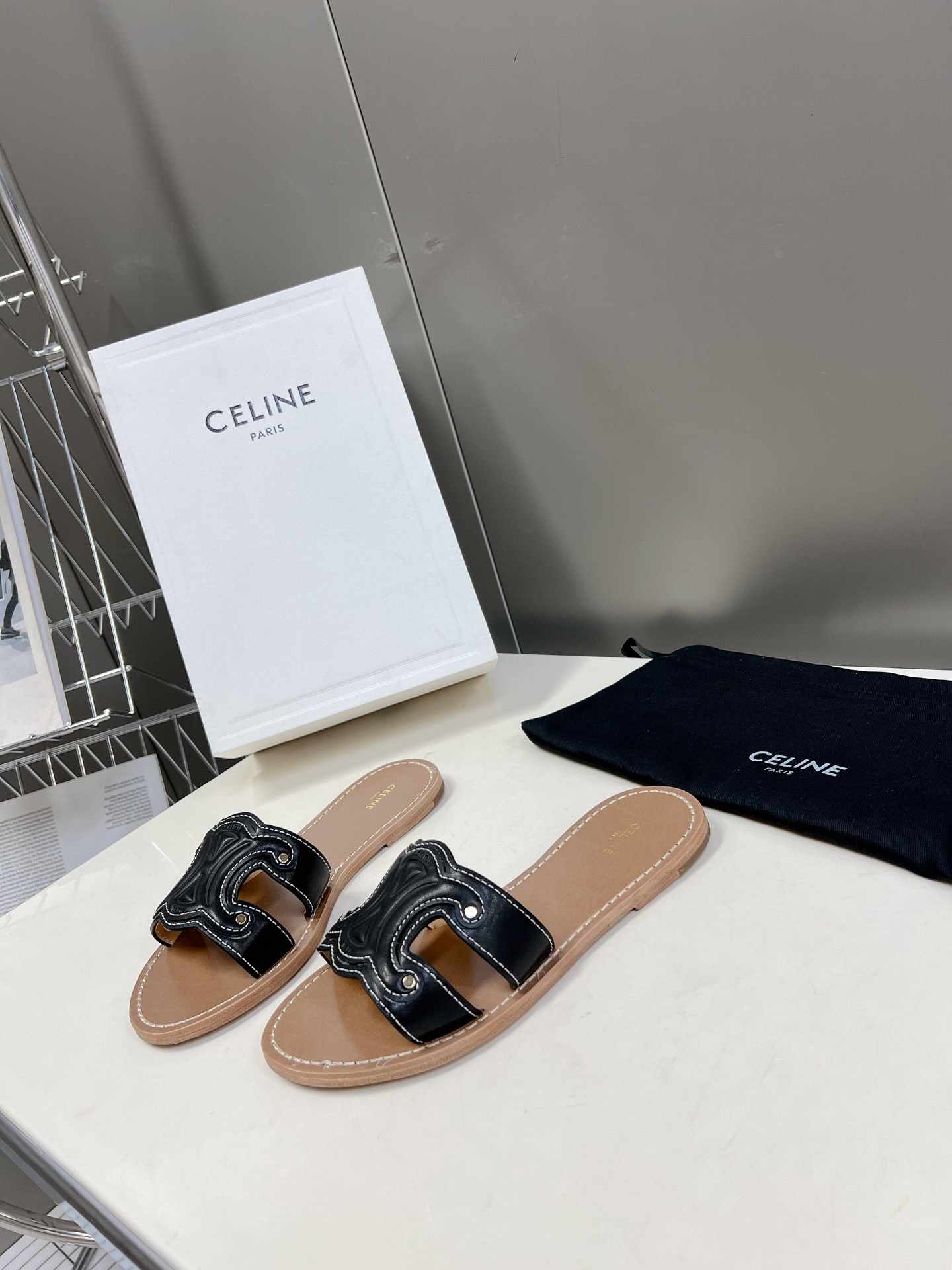 Ce1i*e Triomphe Mule Black For Women 352413767C.38NO