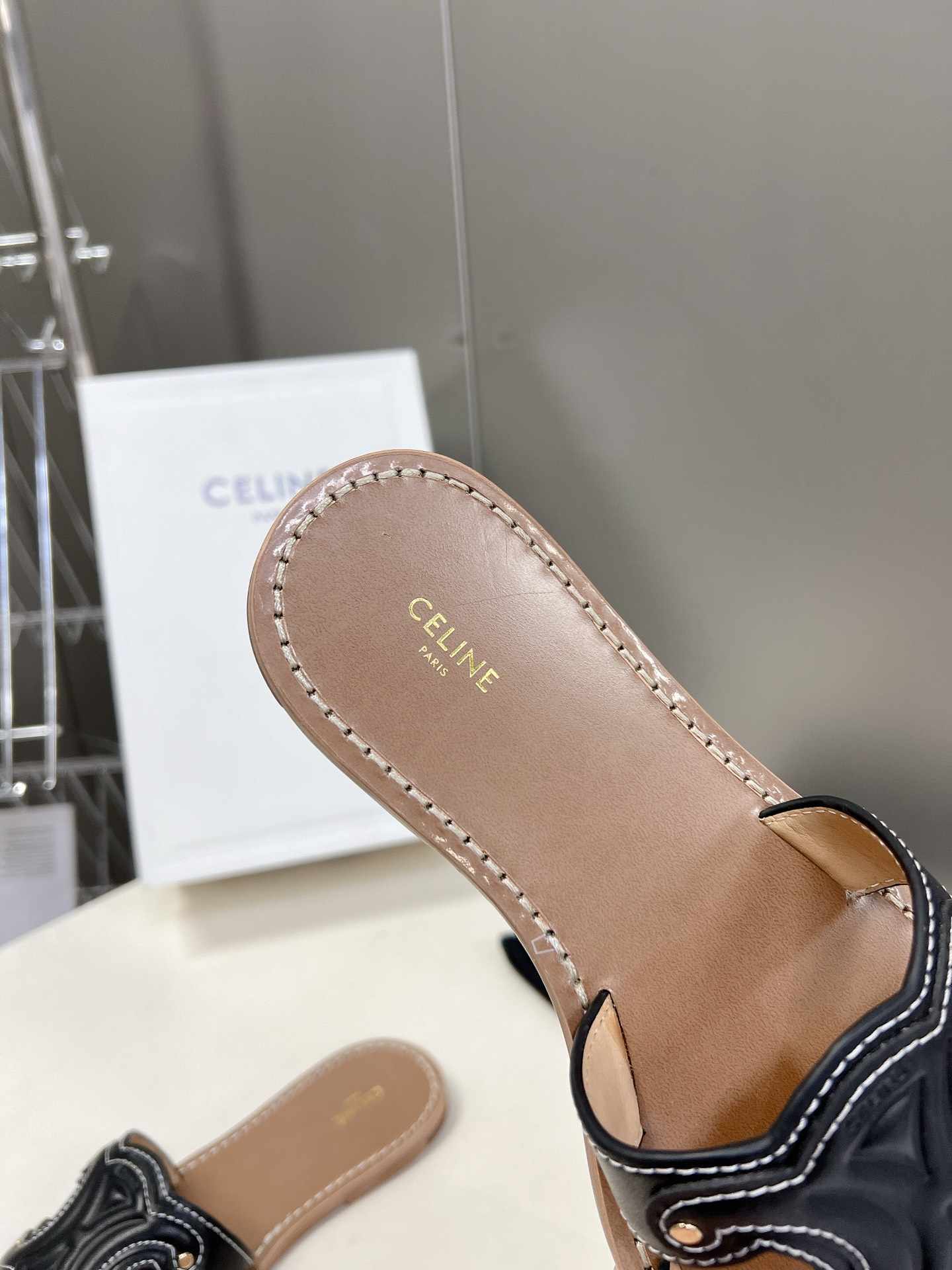 Ce1i*e Triomphe Mule Black For Women 352413767C.38NO