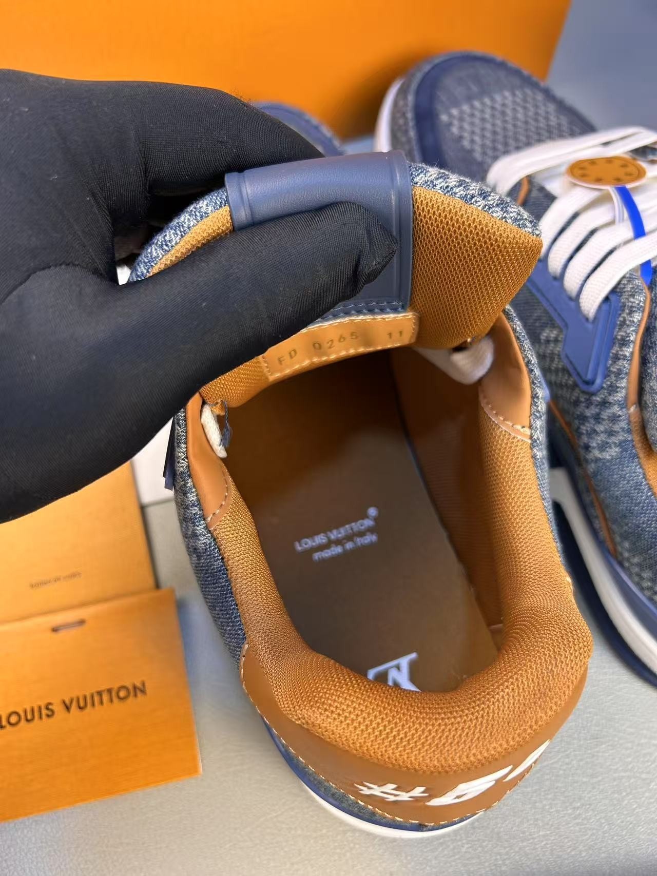 L0vis Vvtt0n LV Trainer Sneaker Denim For Men 1AD6DK