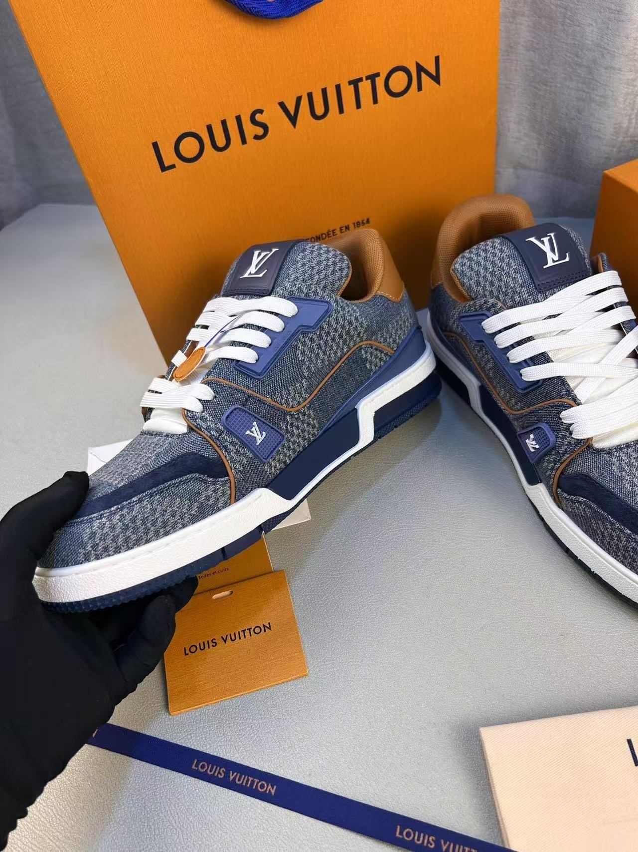 L0vis Vvtt0n LV Trainer Sneaker Denim For Men 1AD6DK