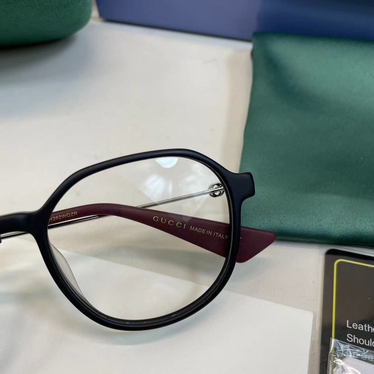 Gvc*1 Round Frame Flat Sunglasses Black For Women