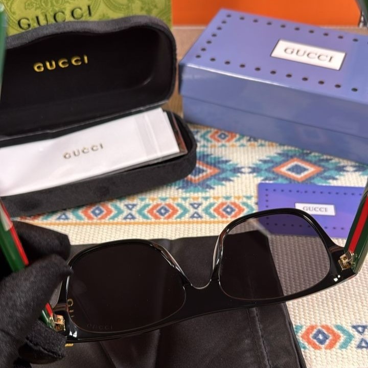 Gvc*1 Square Frame Sunglasses Green For Women