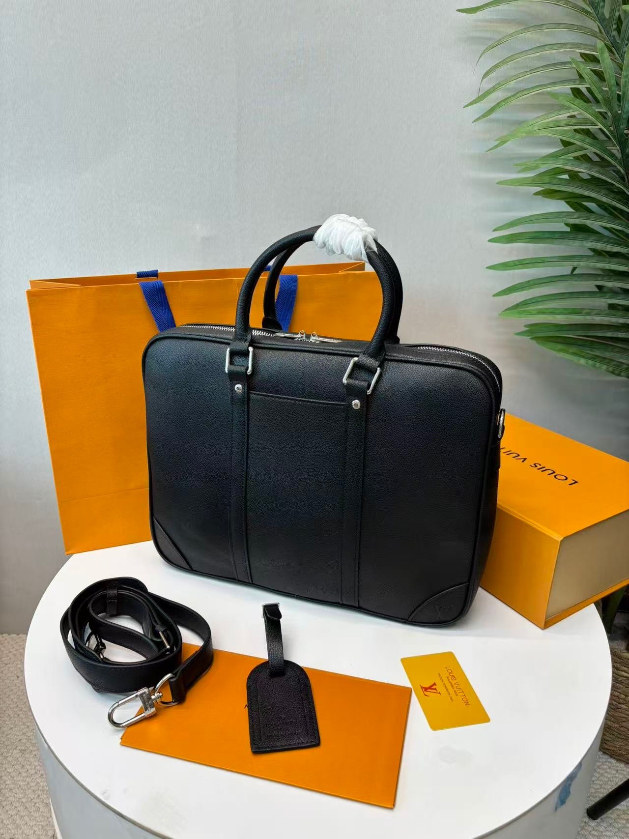 L0vis Vvtt0n Porte-Documents Voyage PM Black For Men 36.5cm / 14.4in M30925