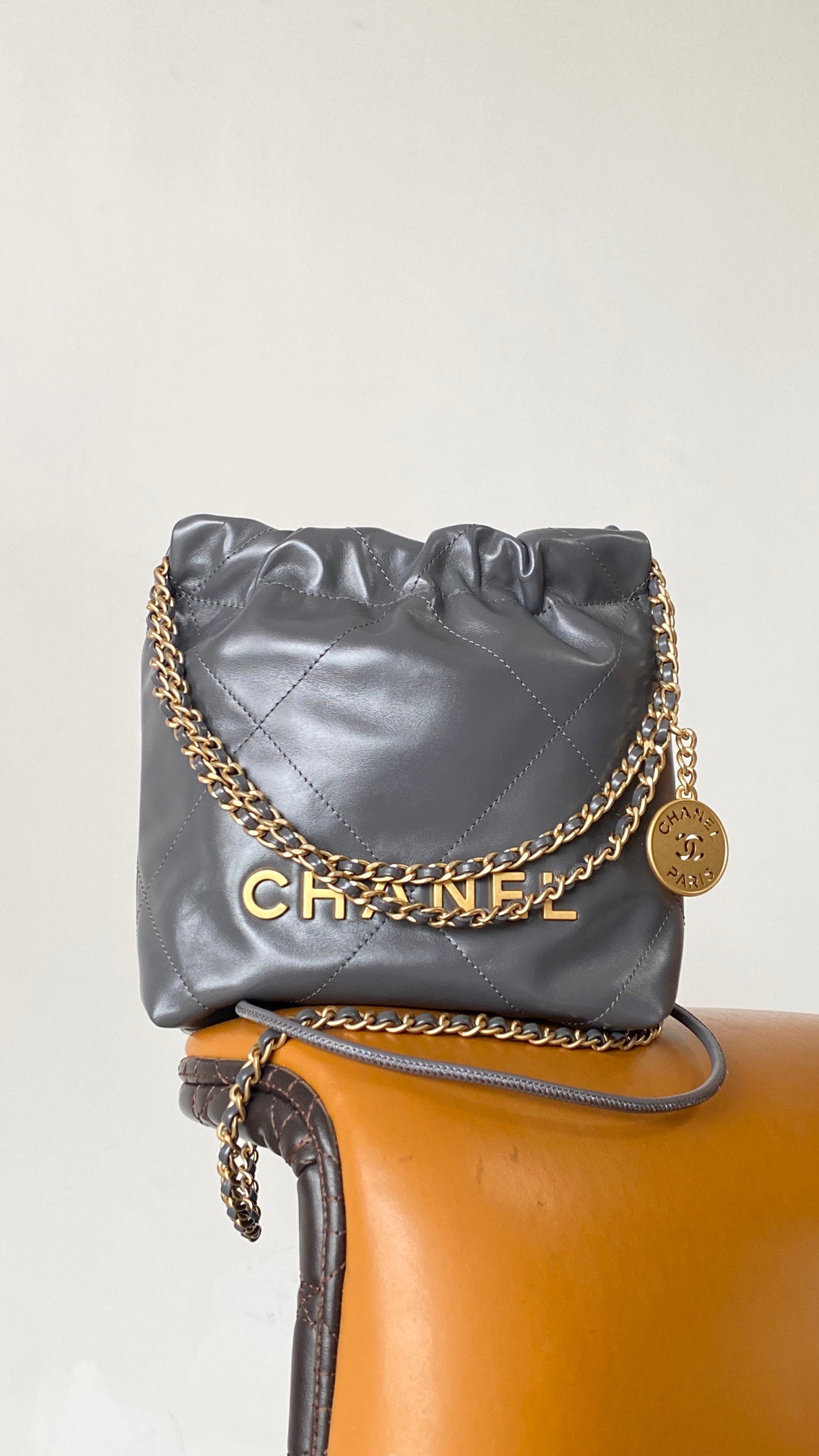 [True-to-ORIGINAL] Ch**el 22 Mini Bag Gold Tone Grey For Women 7,1in/18cm