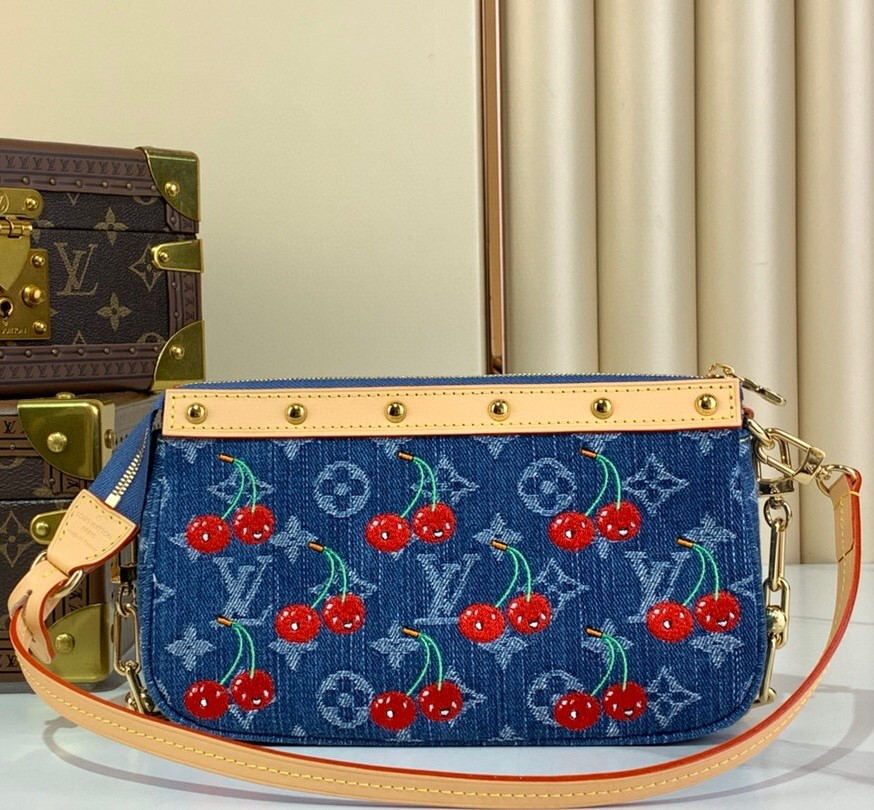 L0vis Vvtt0n LV x TM Pochette Accessoires Cherry Denim For Women 8.7in/22cm M13994