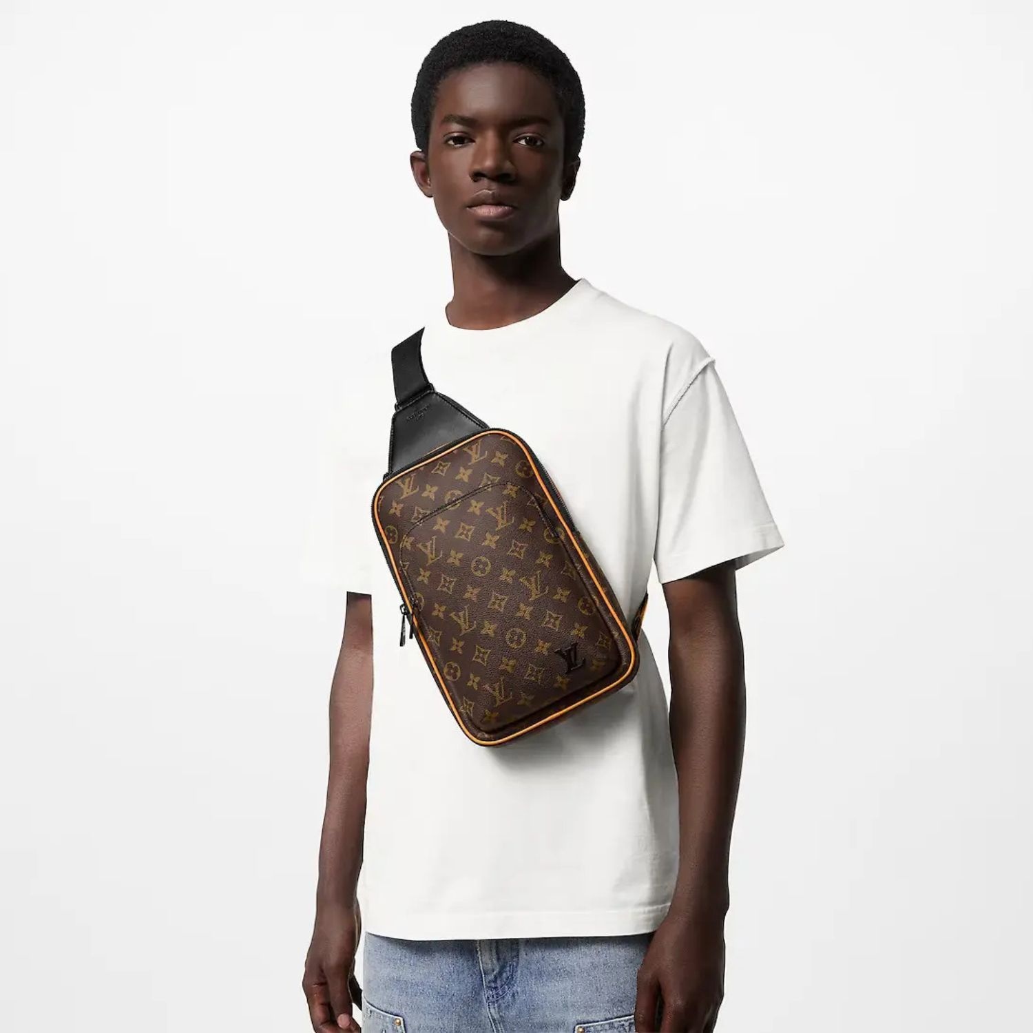 L0vis Vvtt0n Avenue NM Slingbag Brown For Men 31cm/ 12.2 in M46718