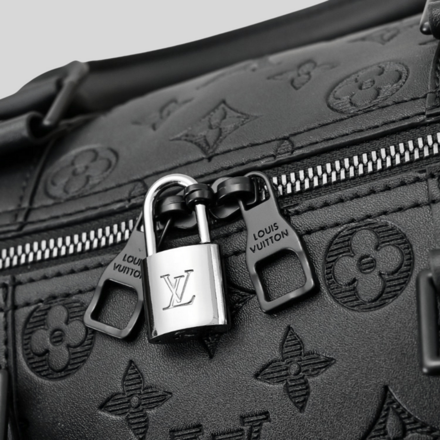 L0vis Vvtt0n Keepall Bandoulière 50 Monogram Shadow 19.7in/50cm LV M44810