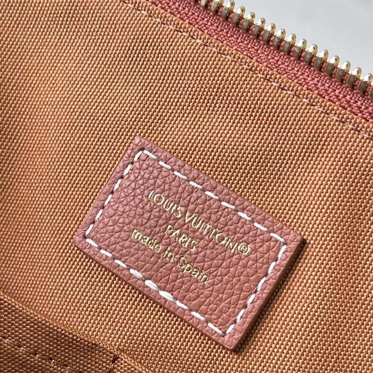 L0vis Vvtt0n Low Key Duffle Tote Cognac For Women 17.1in/43cm M26688
