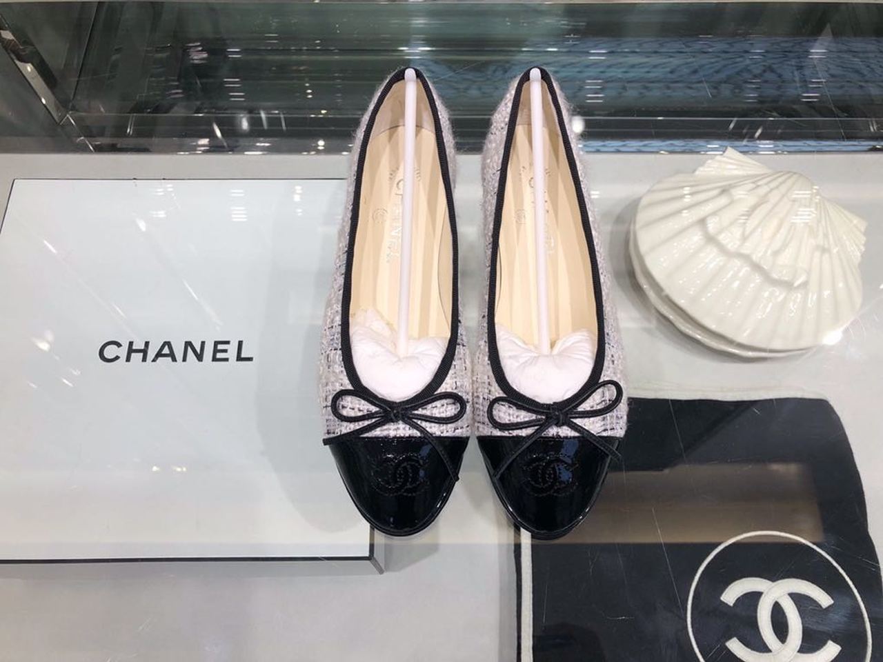 Ch**el Ballerina Flats Tweed & Grosgrain Calfskin Leather Fall/Winter Collection Grey/Black